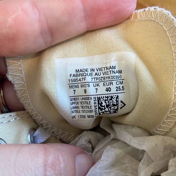 Converse Black Pomegranate Print High Top Lace Up Sneakers Size Mens 7/ Womens 9 - Picture 6 of 6